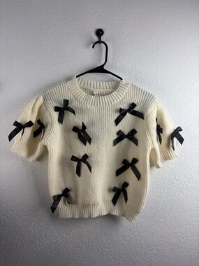 Women's Cream Knit Sweater NWT